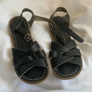 Black Saltwater sandals
